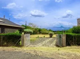 Holiday Home 10Mins to Ol Pejeta in Nanyuki - 2 Seperate Studios