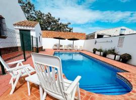 Casa con piscina privada muy cerca del pueblo, Hotel in Conil de la Frontera