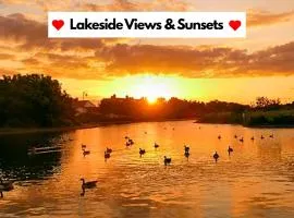 The Ultimate Romantic Getaway! Cosy Cottage surrounded by Wildlife with Lakeside views, Log Burner & miles of Sandy Beach on your Doorstep! All at the Best Location in Mablethorpe! For that "Special" Seaside experience!