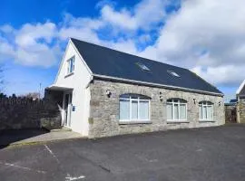 Aran View Holiday Homes Doolin - The Courtyard House - Sleeps 9