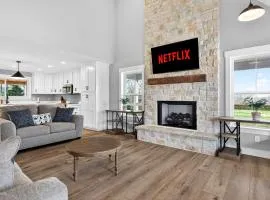 Family-friendly Clarkson retreat w spacious yard