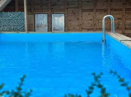 Domki Złote Piaski Kryty Basen Sauna Jacuzzi, hotel a Jastrzębia Góra