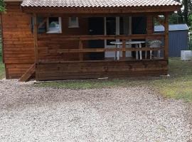 Chalet, hotelli kohteessa Marcilly-sur-Eure