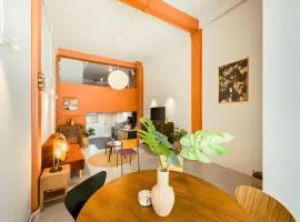 Industrial Loft Sukhumvit 3-Bedroom Designer House - 2 Min to BTS Bang Chak