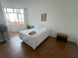 Quarto privado a 160 metros da Praia do Farol da barra 1