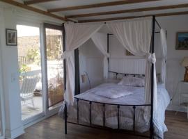 une halte templière, hôtel à Trouillas