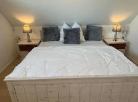 Dorfperle, nahe Ostsee & Kiel, Parkplatz