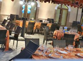 Albergo Teatro Romano, hotel v destinaci Minturno