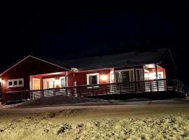 Vibeke and Heidi's holiday home, hotell i Lyngen