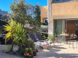 chambre calme, cour arborée, Cassis, 10 min plage