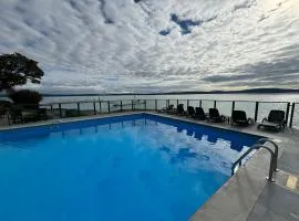 Oceanfront Escape - Studio with Kitchenette