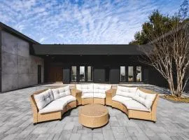 Black Sheep Hideaway Modern Countryside Serenity