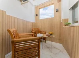 Modern and cozy loft Double terrace and beach