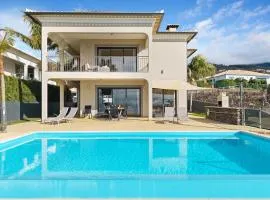 17°West Villa