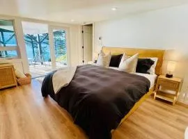 Gorgeous Ocean and Mountain View King Suite
