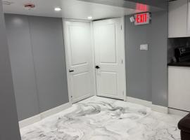 2 bedroom basement fully furnished newly renovated, hotel i St. Catharines