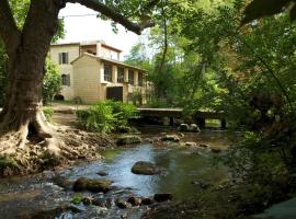 Moulin de Carrière, dans un parc de 2 hectares à Uzès, hotel a Uzès