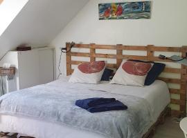 Evned Kelien, hotel u gradu Theix