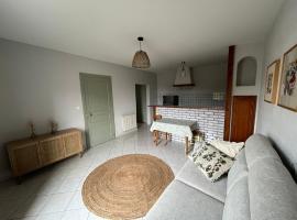 Appartement au pied de l étang, hotel sa Saint-Aubin