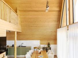 Le Cabane Retreat, отель в городе Lereşti