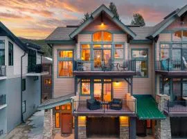 Slopeside Villa 126 Next To WP Resort I Steam Shower I Great Views I Private Hot Tub