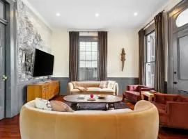 5 Bedroom Designer Home on Magazine Pool & Spa