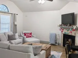 Cute house walking distance to campus