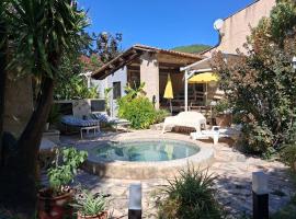 Maison en Provence, clim, jacuzzi, jardin 4 pers, Hotel in La Farlède