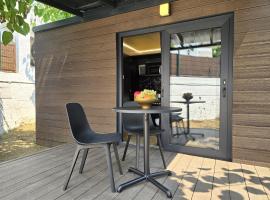 Camping Costa Dorada Tiny Amaia, Hotel in Canet de Mar