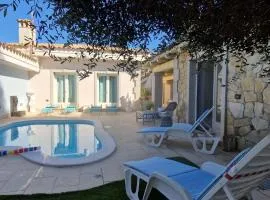 Casa Sinzias con piscina 9 posti letto