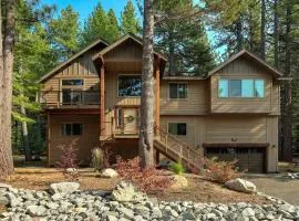 South Lake Tahoe Escape - Gourmet Kitchen & Hot Tub