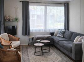 Sfeervol Chalet - Gelegen In bosrijkgebied van Drenthe - Rust en Natuur, hotell i Eext