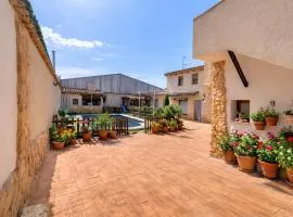 Casa Rural la Quinteria de Sancho piscina para tres apartamentos