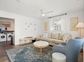 The Crabby Seahorse, hotel in Emerald Isle