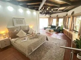 Familienfreundliche 10 min zu Fuß von Legoland entfernt,80 m2 stilvolle Ferienwohnung in einer Villa mit großen Garten, für den ersten Frühstück gefüllten Kühlschrank,Whirlpool, privaten Waldstück und wunderschöner Terrasse im Kötz, My Luxury Apartments