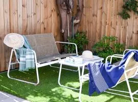VILLA RIVA, terrasse plein sud, plage à pied, 4 à 6 personnes