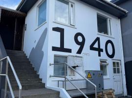 Whale House, Hotel in Keflavík