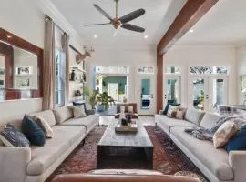 Gorgeous Upscale Home with Pool Garden District