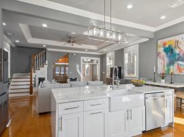 Stylish Modern Home with Hot Tub & Pergola, hotel a New Orleans