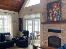 Waterfront Retreat with Spa and Maisonette