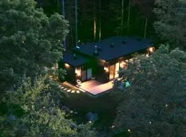 DAX HOUSE Stunning Mont-Tremblant Getaway Retreat