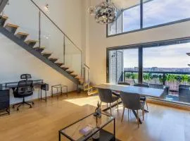 Loft Doble Altura con Terraza Panorámica y Piscina