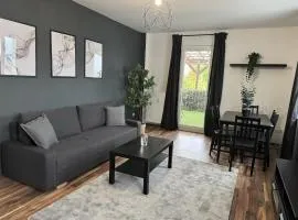 2BR, terrace, free parking