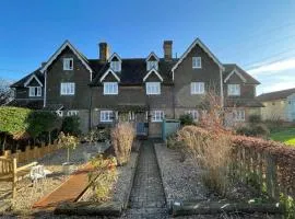 Sevenoaks Hideaway - Kentish Country Retreat