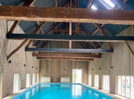 Logis cosy avec piscine, hotel a Saint-Josse