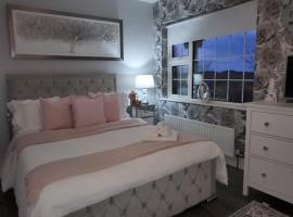 Dernvale House -Double Room - sleeps 2, Hotel in Mullinderg
