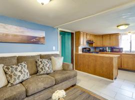 Near I-95 & Rhode Island Border! Pet-Friendly Home, hotelli kohteessa Attleboro