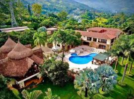 Viesnīca Hotel Boutique Villa Santillana pilsētā Kopakabana
