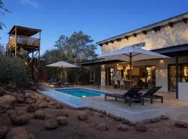 The Residence, Infinity Pool, Hot-tub, Giraffe Tower, Outdoor Shower & Bath