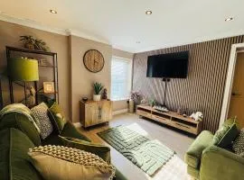 Station House - Platform 2 - 3 Bedrooms - Sleeps 6